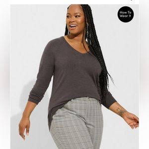 NWT Everyday Soft V-Neck Raglan Sleeve Sweater